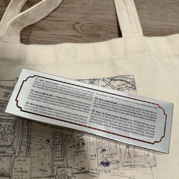 Marvis Sweet & Sour Rhubarb Toothpaste w Hint of Mint/ 75ml/4.0oz - Picture 2 of 3